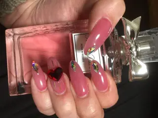 ネイル ネイルリボン 受付スタッフのネイルデザイン