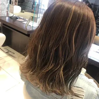 ミディアム カラー 松永 果菜のヘアスタイル