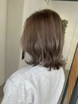 ミディアム カラー RISE SWELL momoneのヘアスタイル