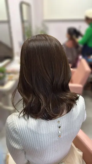 ミディアム カラー Sakura .のヘアスタイル