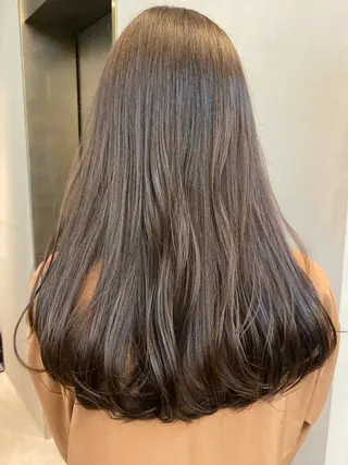 ロング カラー 岡野 静華のヘアスタイル