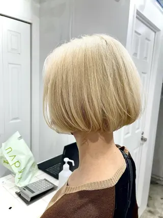 ショート カラー レイヤーカットとハイ トーン/HIROKIのヘアスタイル