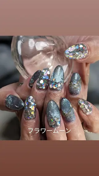 ネイル フラワー ムーンのネイルデザイン