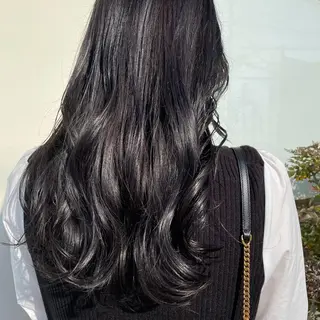 ロング 上田 早恵のヘアスタイル