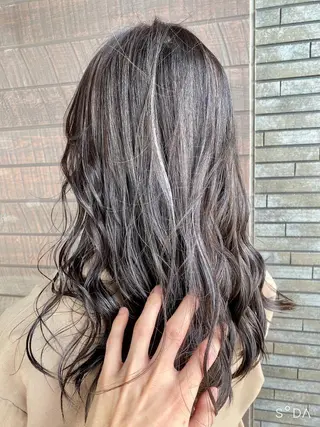 ロング カラー Kobayashi ハイライト/ショートのヘアスタイル