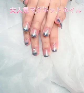 ネイル pink ladyサロン所属・べ にのネイルデザイン