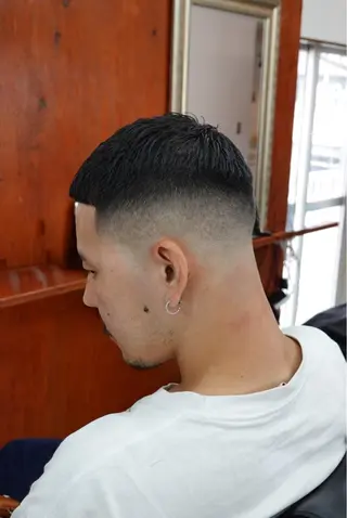 ショート メンズ 浪漫頭髪所属・ツカノ ソウタのヘアスタイル