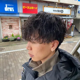パーマ ミモリ ユウタのヘアスタイル