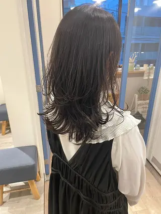 セミロング カラー 🩰オリーブ/ ベージュ松本咲花🩰のヘアスタイル