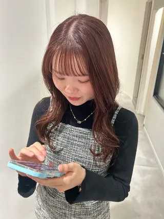 セミロング カラー オリーブベージュ/ ブリーチなし透明感のヘアスタイル