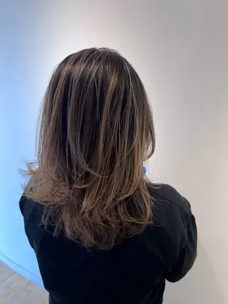 セミロング カラー 篠原 海のヘアスタイル