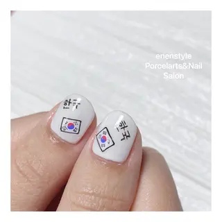 ショート ネイル 👑enen style👑のネイルデザイン