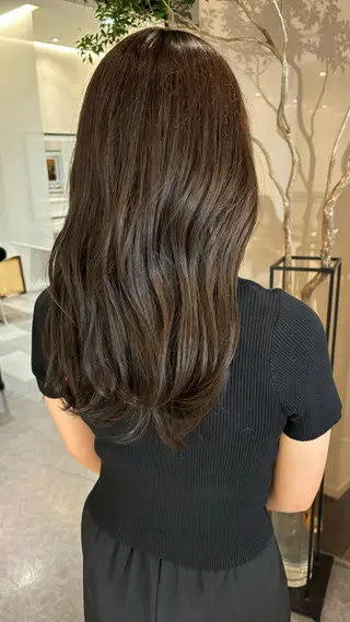 ロング カラー3000円🦋 鈴木思音のヘアスタイル