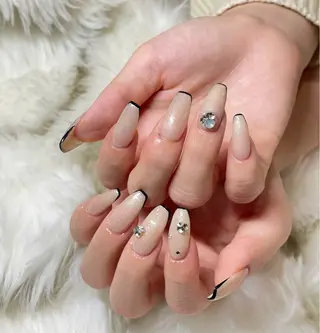 ネイル Rairia   nail所属・屋敷 理奈のネイルデザイン