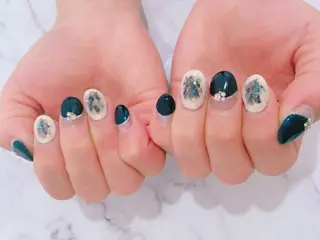 ネイル ネイル＆フラワーサロン〜Ri✦hiro〜鳥栖店所属・HIRATA RIEのネイルデザイン