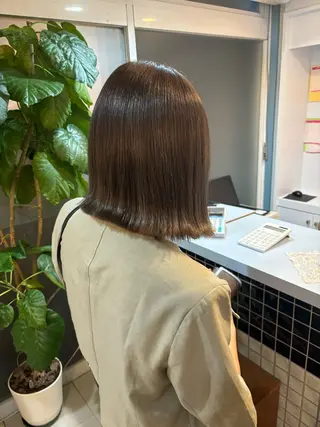 カラー 伊藤 杏奈のヘアスタイル