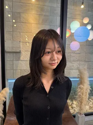 ミディアム カラー 山本 望華のヘアスタイル