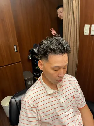 ミディアム パーマ 齋藤 梅太郎のヘアスタイル