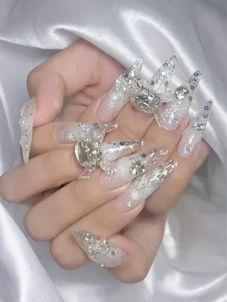 ネイル LEELA NAIL STUDIO所属・LEELA NAIL STUDIOのネイルデザイン