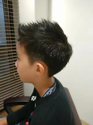 キッズ GO TODAY SHAiRE SALON 横須賀所属・ハイライト⭐️上野 高広のヘアスタイル