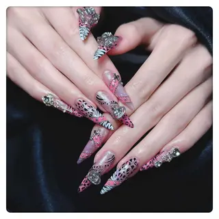 ネイル Huyn Nail Studio所属・Huyn Nail Studioのネイルデザイン