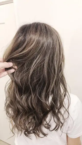 セミロング カラー Cecil hair 神戸店所属・Cecilhair セシルヘアー神戸元町のヘアスタイル