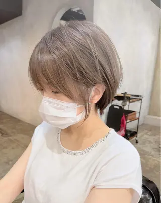 ショート カラー パーマ ヘアアレンジ キッズ ネイル マツエク・マツパ アイブロウ 髪質改善✨ハツメイ オグ✂️のヘアスタイル