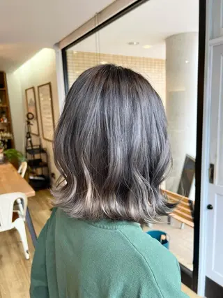 ショート カラー 堀 望美のヘアスタイル