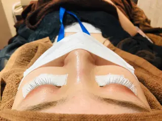 マツエク・マツパ 京都レイヤーカット/ 縮毛矯正/羽柴りくのヘアスタイル