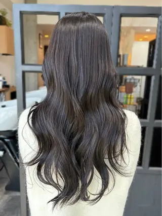 ロング カラー ベージュ/グレージュ 恵比寿/丸山陽平のヘアスタイル