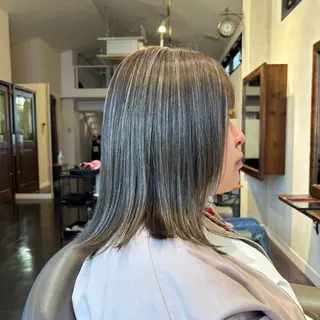 セミロング カラー roost 優のヘアスタイル