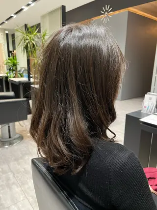 ミディアム 亀井 慎太郎のヘアスタイル