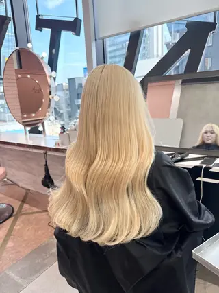 ロング カラー 🇰🇷韓国風ハイ トーンKANA🖤のヘアスタイル