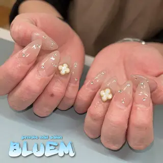 ネイル BLUEM なな🐶のネイルデザイン