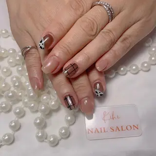 ネイル 💕鈴木ユリ パラジェル/オフ無料のネイルデザイン