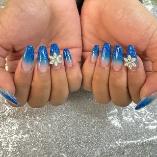 ネイル VIERU 🌈🎀💖のネイルデザイン