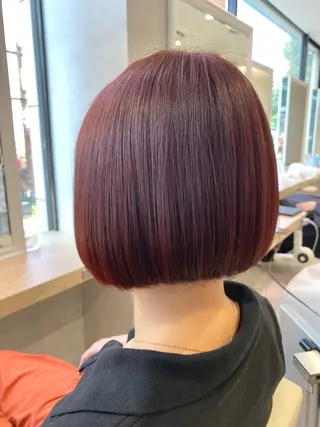 カラー カイ モエのヘアスタイル