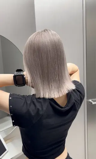 ミディアム 🫧バレイヤージュ/ ハイトーン/ミズキのヘアスタイル