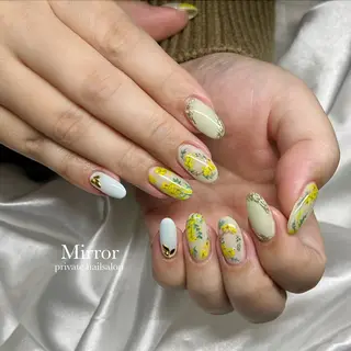 ネイル nailsalon Mirrorのネイルデザイン