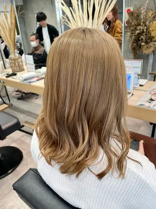 ミディアム 🌈デザインカラー MISAKI🐰のヘアスタイル