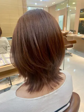 ミディアム カラー 大八木 美咲のヘアスタイル