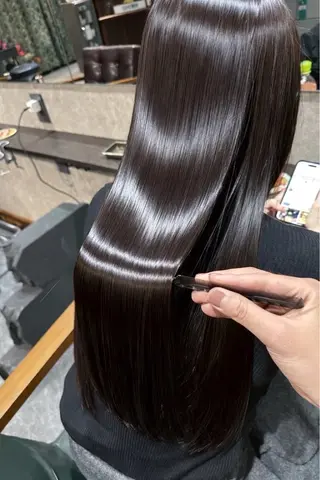 ロング ravens デザインカラーのヘアスタイル