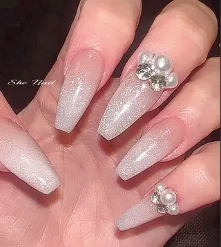 ネイル She   Nail所属・ISA_ BELLAのネイルデザイン