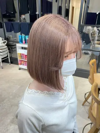 ショート カラー ハイトーン💗ピンク 🛼ベージュ🍀のヘアスタイル