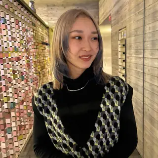 ミディアム 重里 瑠花のヘアスタイル