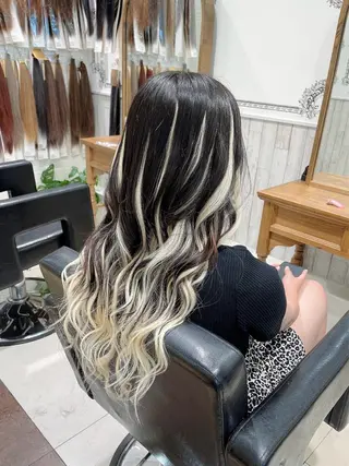 ロング LEF TATEMACHI所属・西山祐生/ハイトーン /ケアブリーチ/艶髪のヘアスタイル