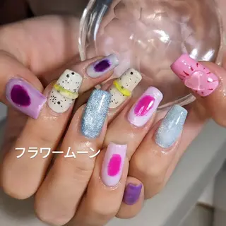 ネイル フラワー ムーンのネイルデザイン