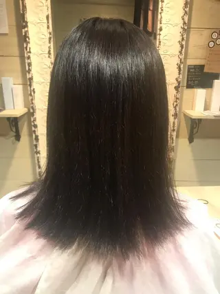 セミロング クワハラ イオリのヘアスタイル