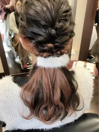 セミロング ヘアアレンジ 沢田 瞳のヘアスタイル