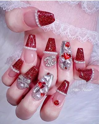 ネイル She   Nail所属・ISA_ BELLAのネイルデザイン